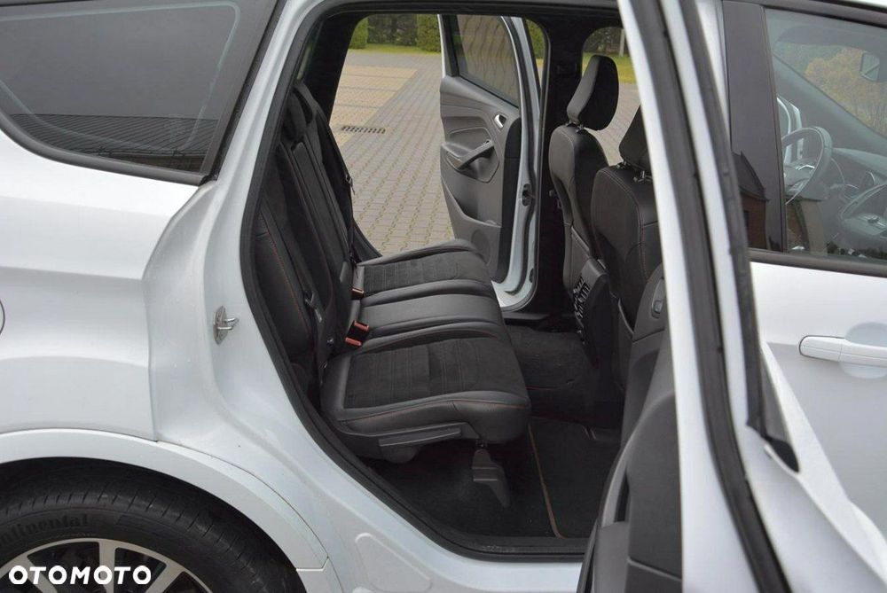 Ford Kuga 1.5 EcoBoost 2x4 ST-Line - 19