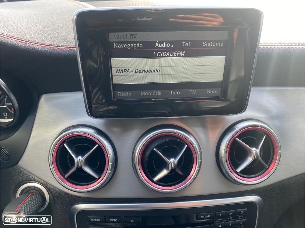 Mercedes-Benz CLA 45 AMG 4Matic 7G-DCT - 28