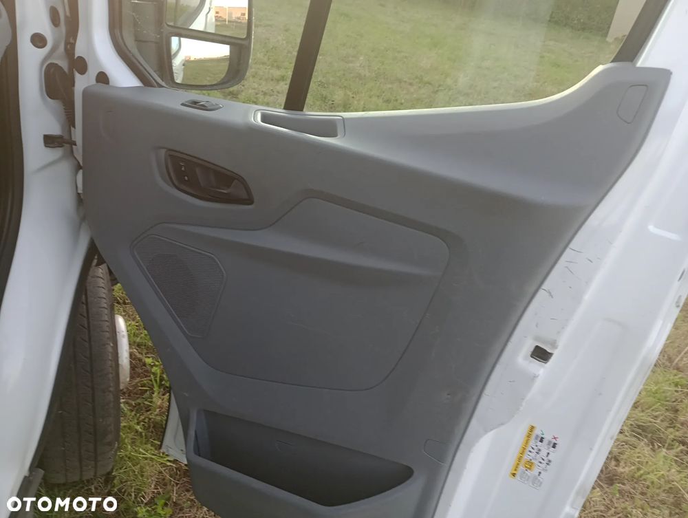 Ford Transit - 12