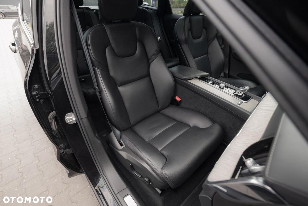 Volvo XC 60 B6 B AWD Ultimate Dark - 16
