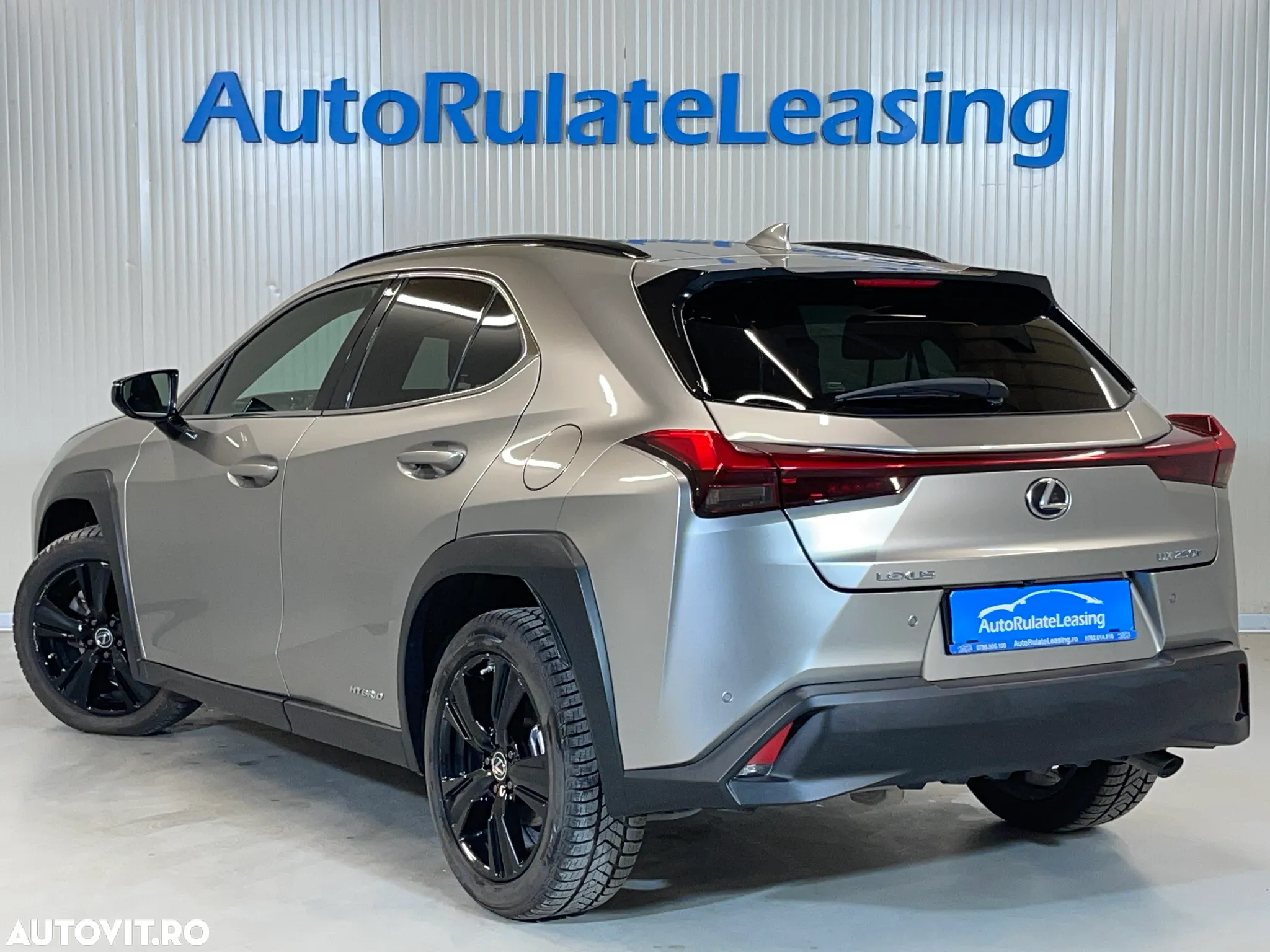 Lexus UX 250h 2.0L HEV 20H- (178 HP) 4X4 CVT Executive - 4