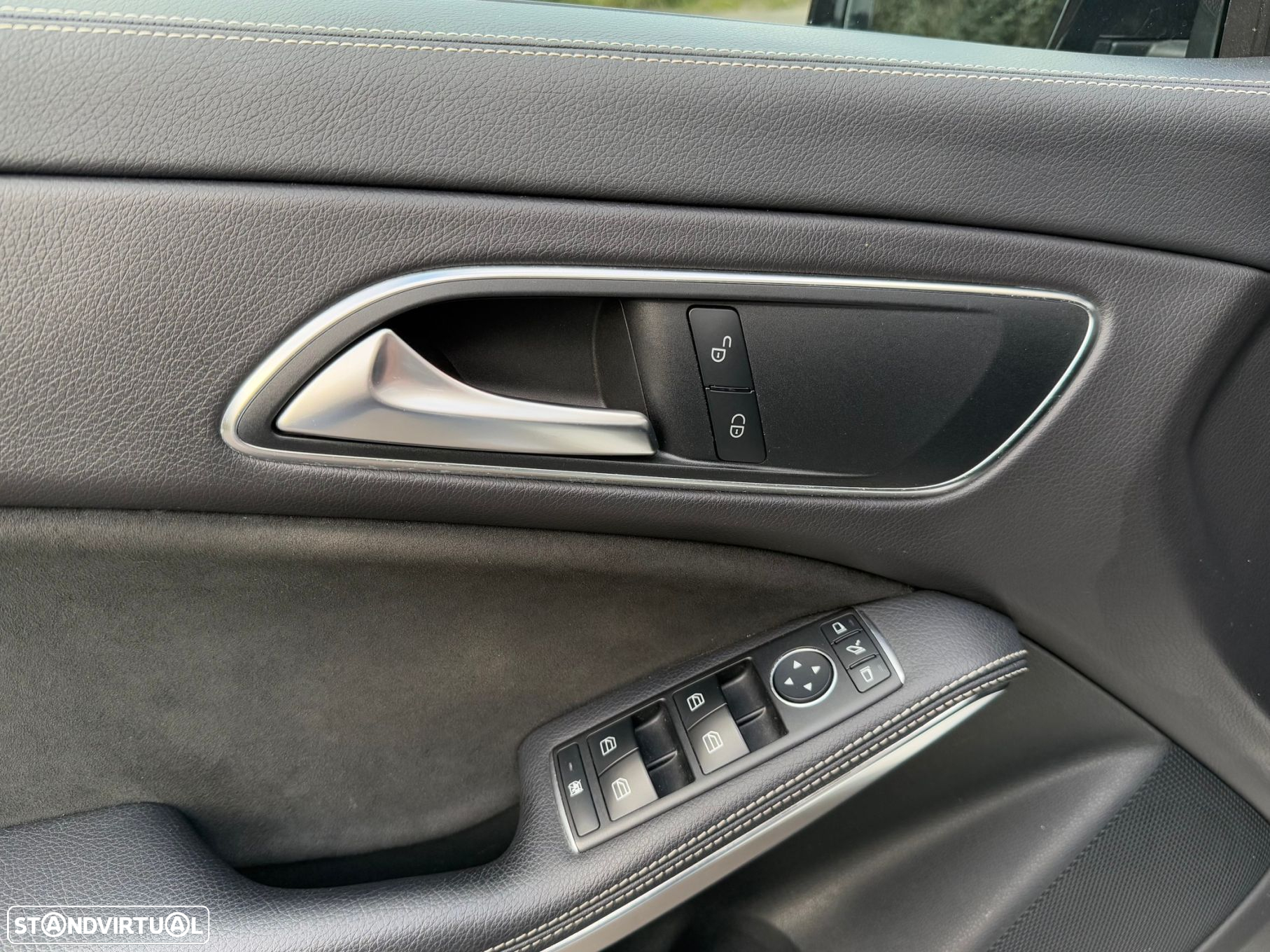 Mercedes-Benz CLA 180 Shooting Brake 7G-DCT AMG Line - 12