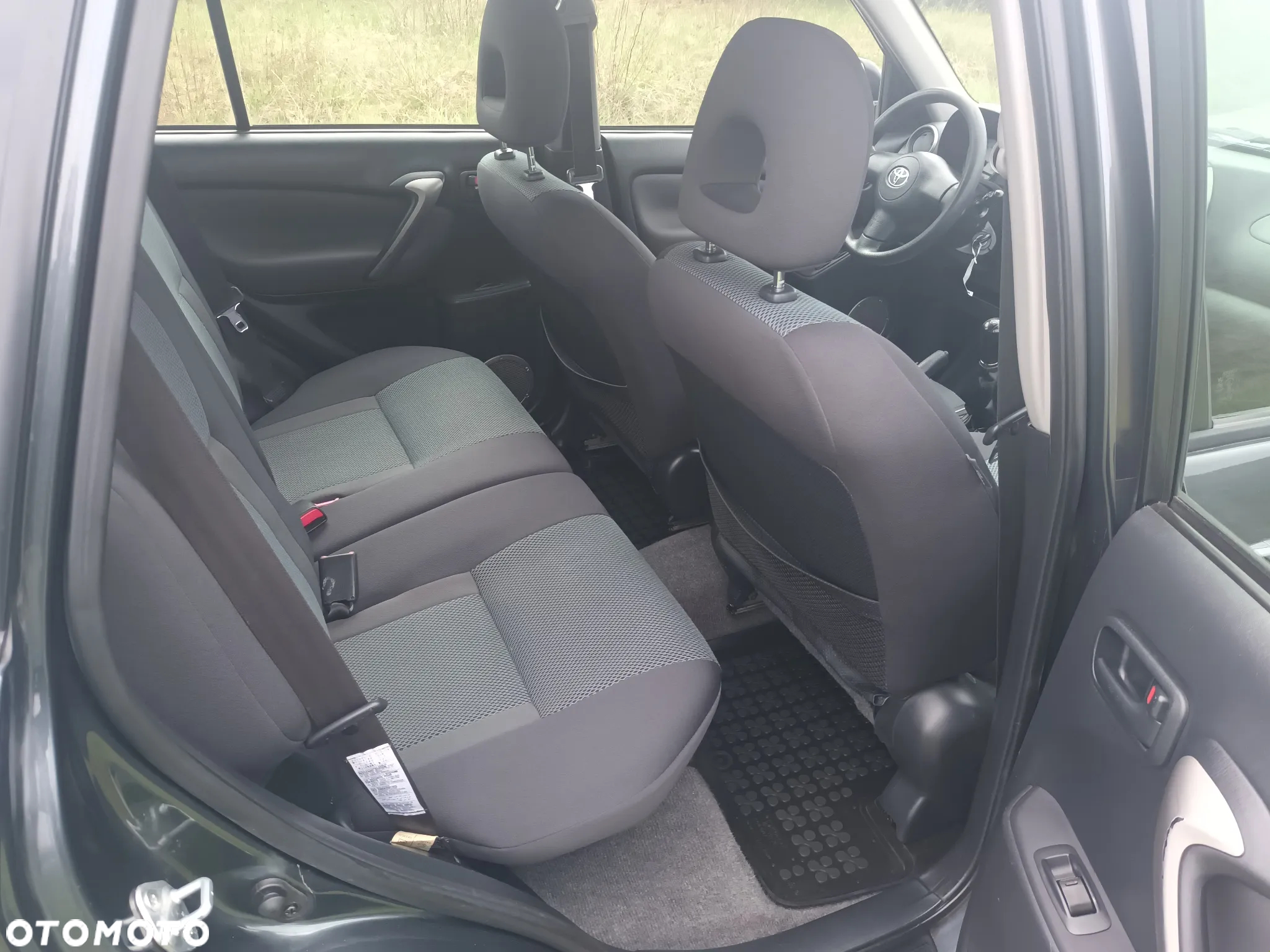 Toyota RAV4 1.8 VVT-i Terra 2WD - 18
