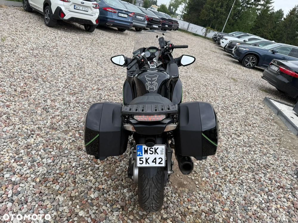 Kawasaki GTR - 4