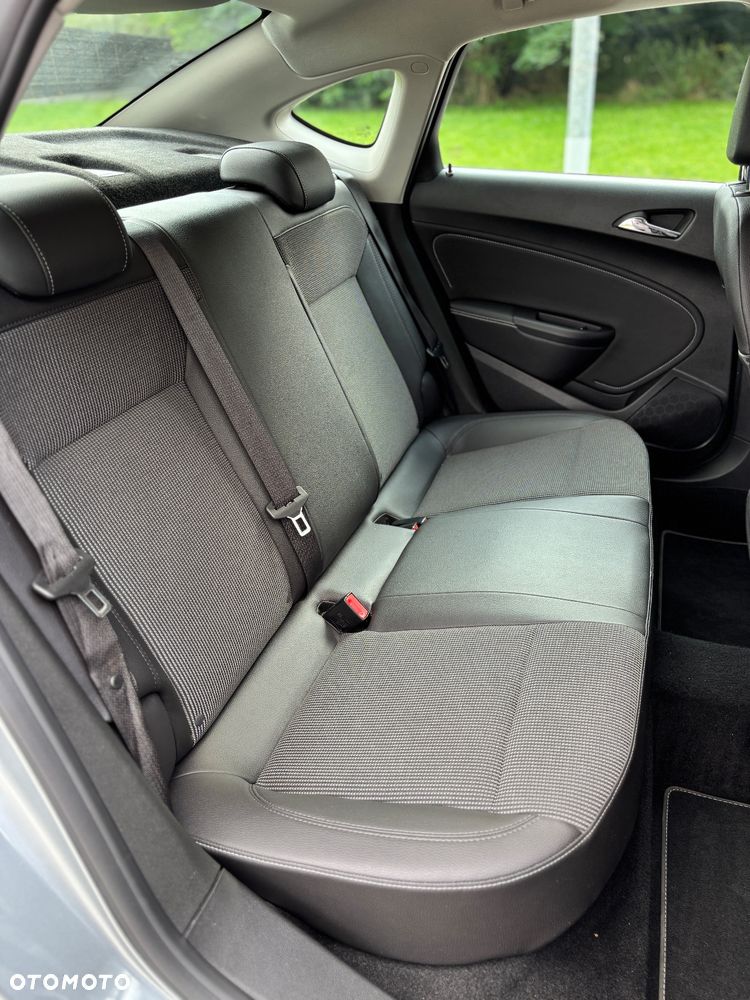 Opel Astra 1.4 ecoFLEX Cosmo - 21