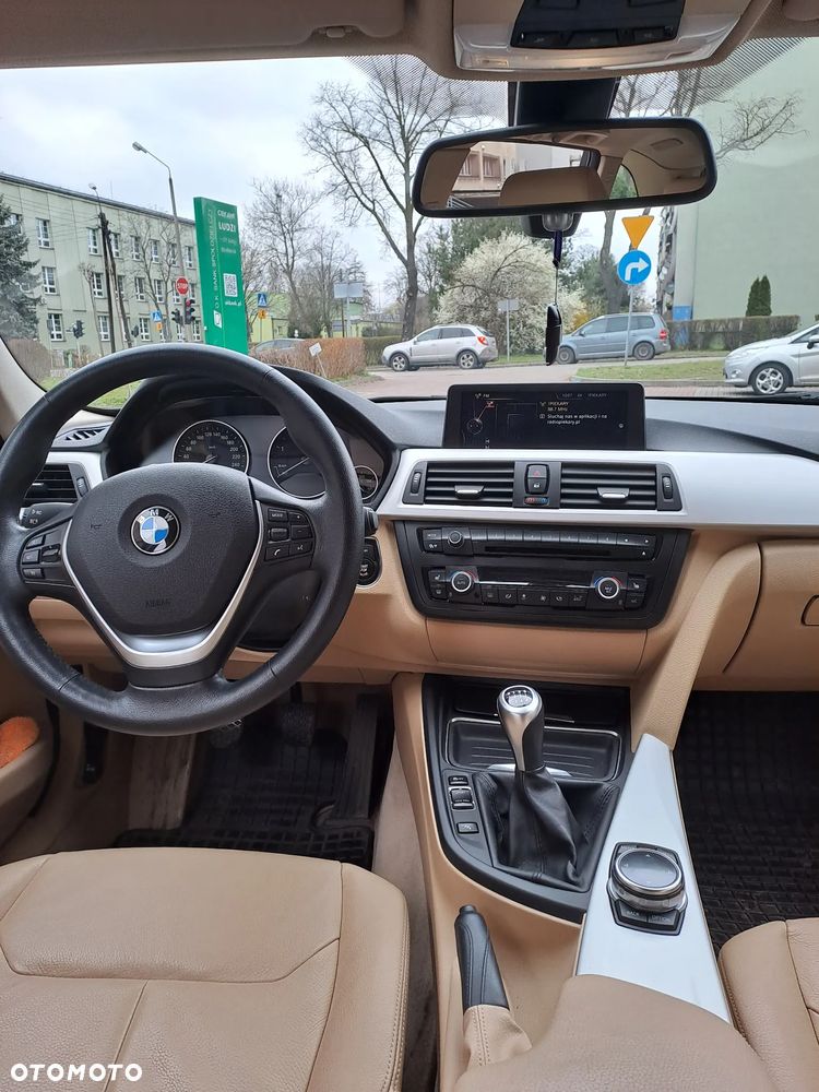 BMW Seria 3 320d - 12