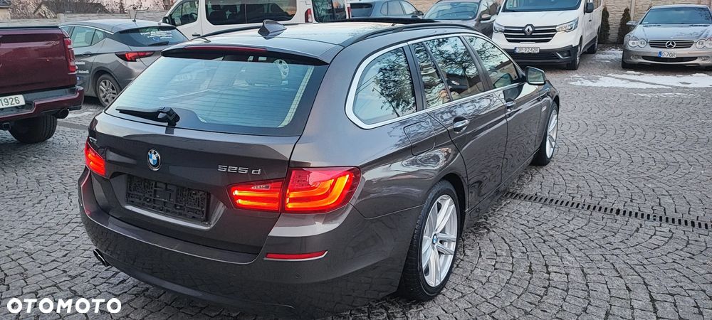 BMW Seria 5 525d xDrive - 6