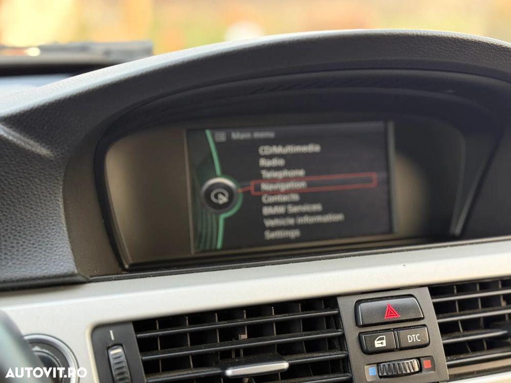 BMW Seria 3 318d DPF Touring Edition Exclusive - 17