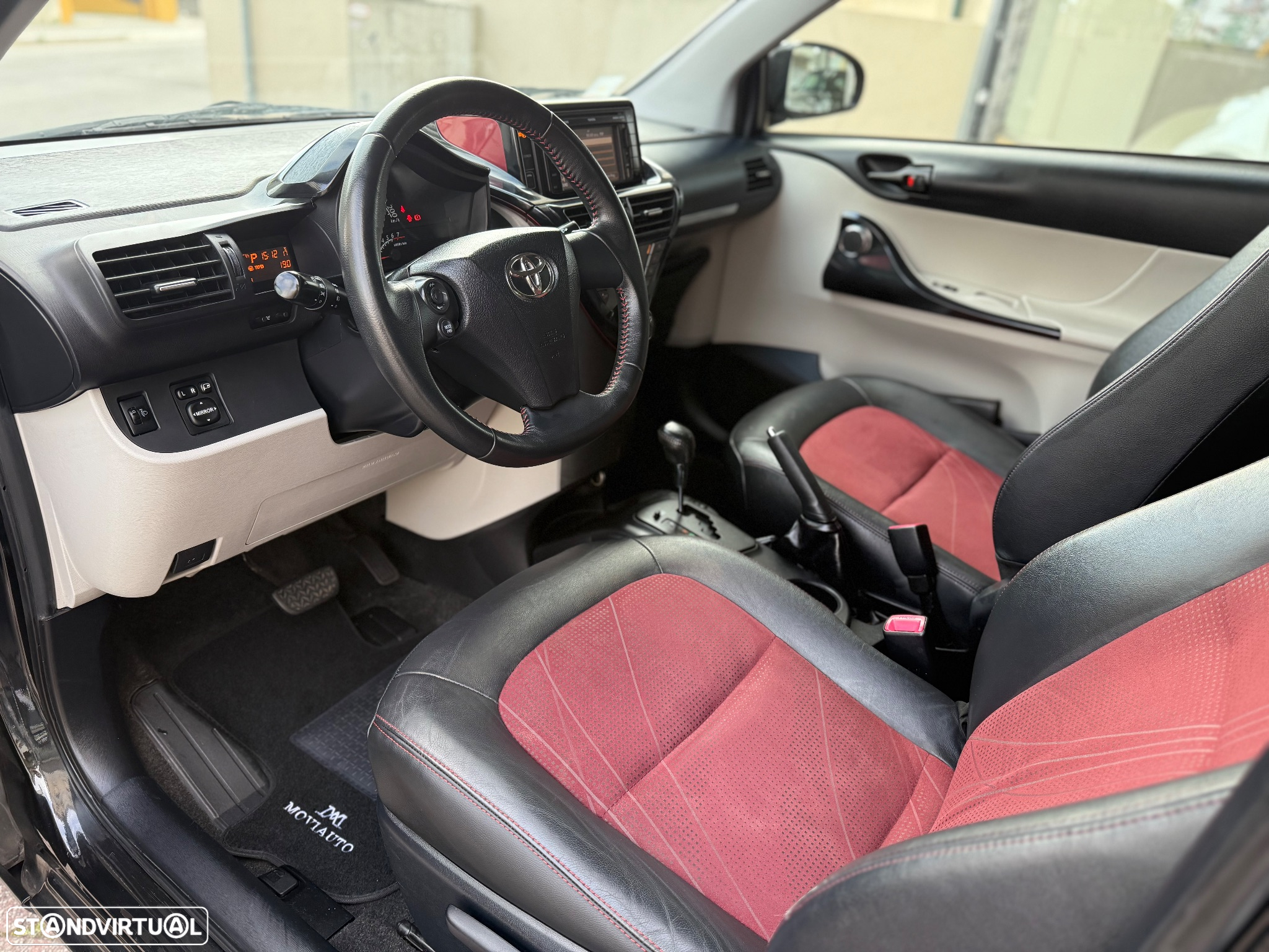 Toyota iQ 1.33 VVT-i 2 MultiDrive NAVI+Bluetooth - 6