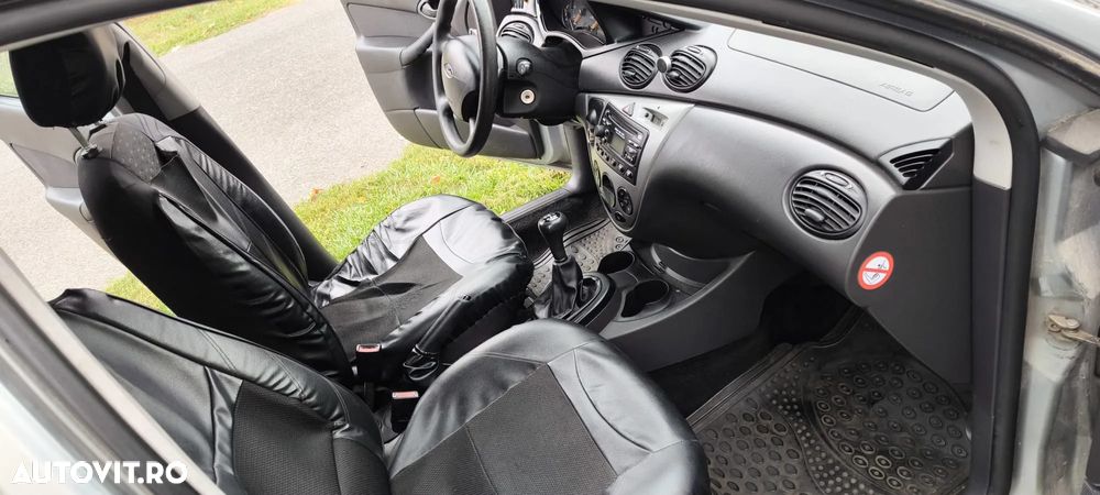Ford Focus 1.6i 16V - 5