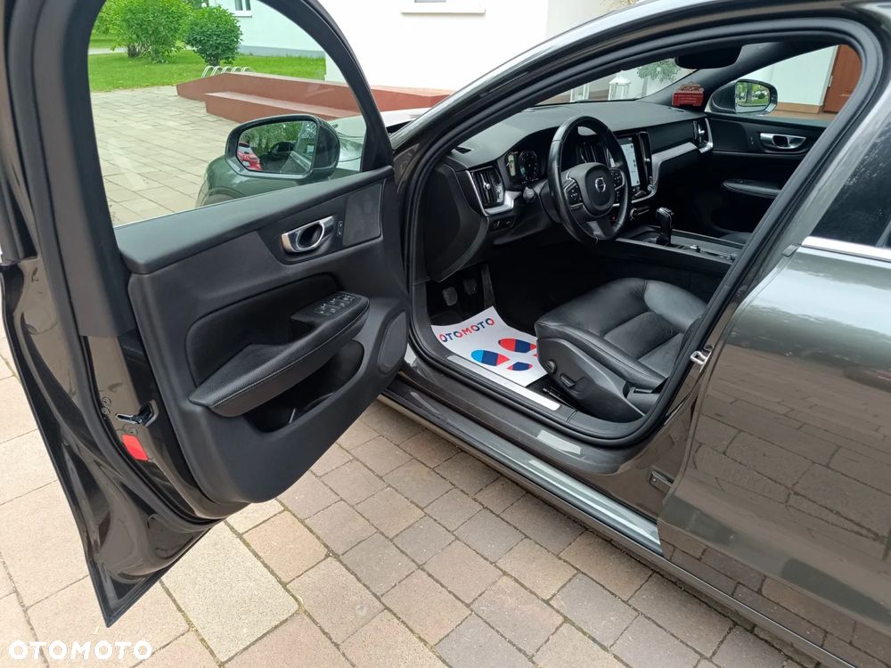 Volvo V60 D3 Momentum Core - 24