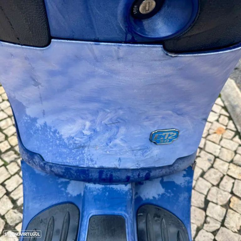 Piaggio Vespa 50 ETZ - 12