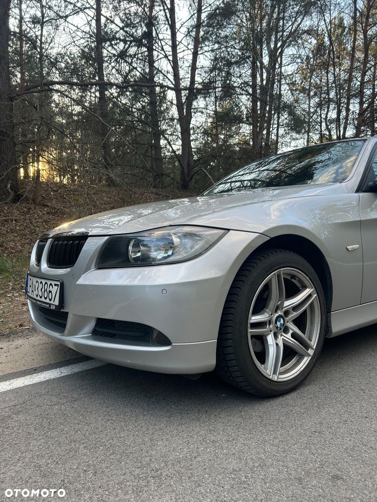 BMW Seria 3 320i - 9