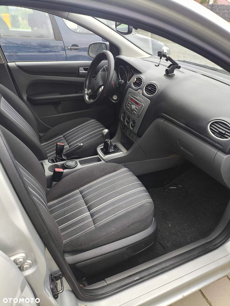 Ford Focus 1.6 Ambiente - 10