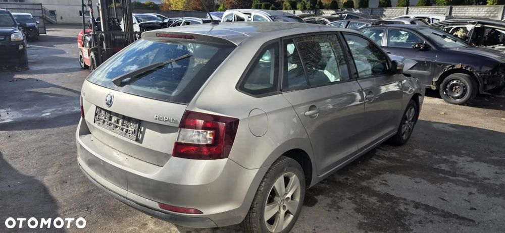 SKODA RAPID fotel lewy lub prawy przód europa - 4