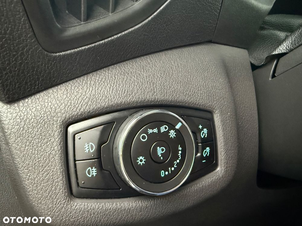 Ford Tourneo Connect - 11