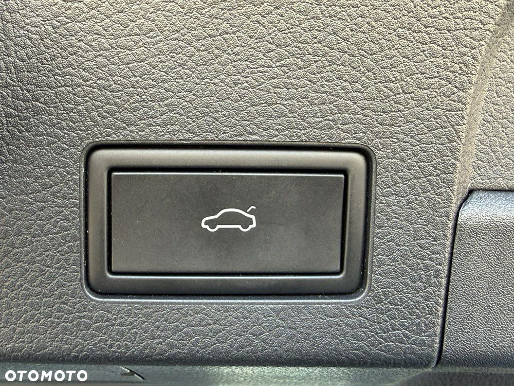 Volkswagen Arteon 2.0 TDI R-Line DSG - 39