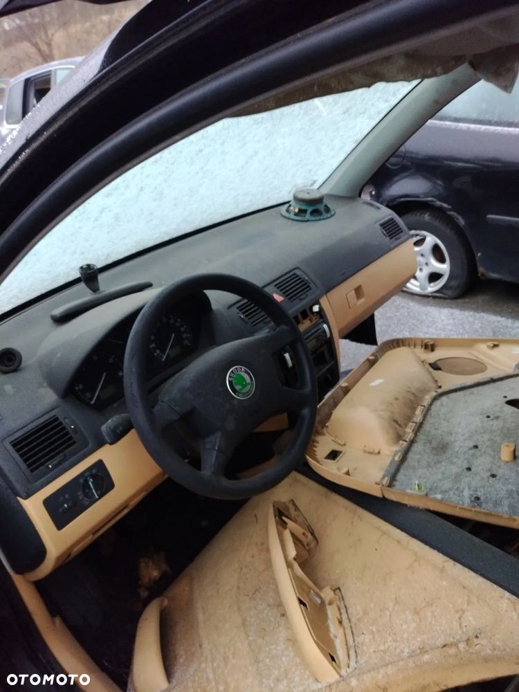 Skoda Fabia I na części - 8