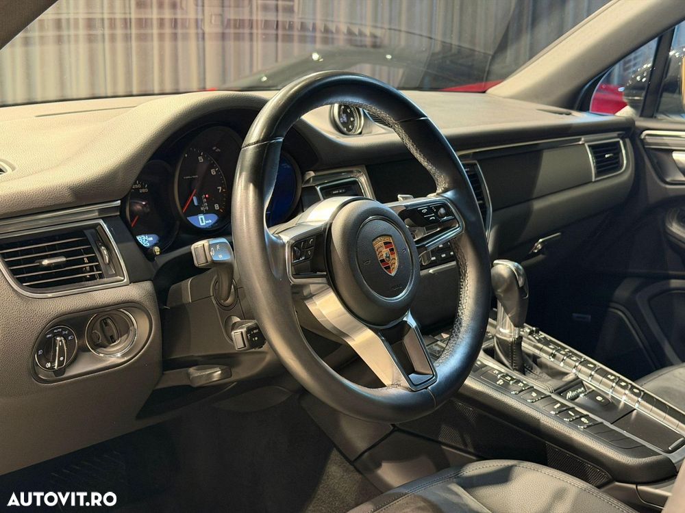 Porsche Macan Standard - 24