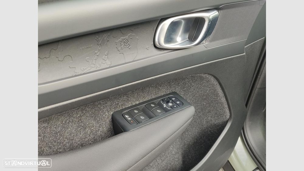 Volvo EX40 82 kWh Single Motor Extended Range Plus - 17