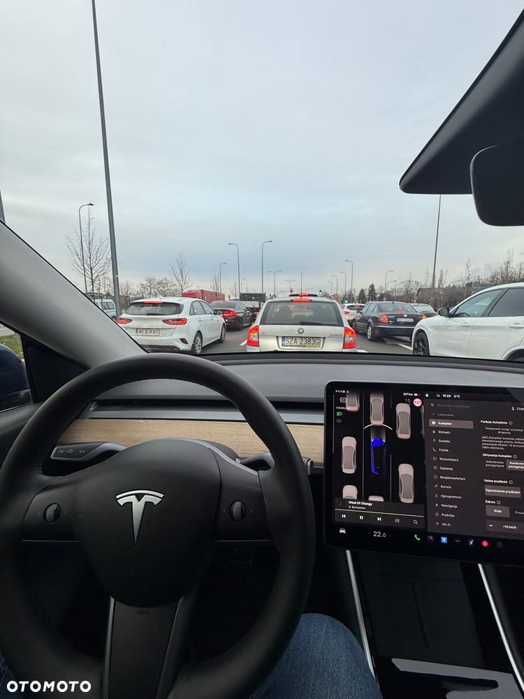 Tesla Y Premium Long Range Dual Motor AWD - 22