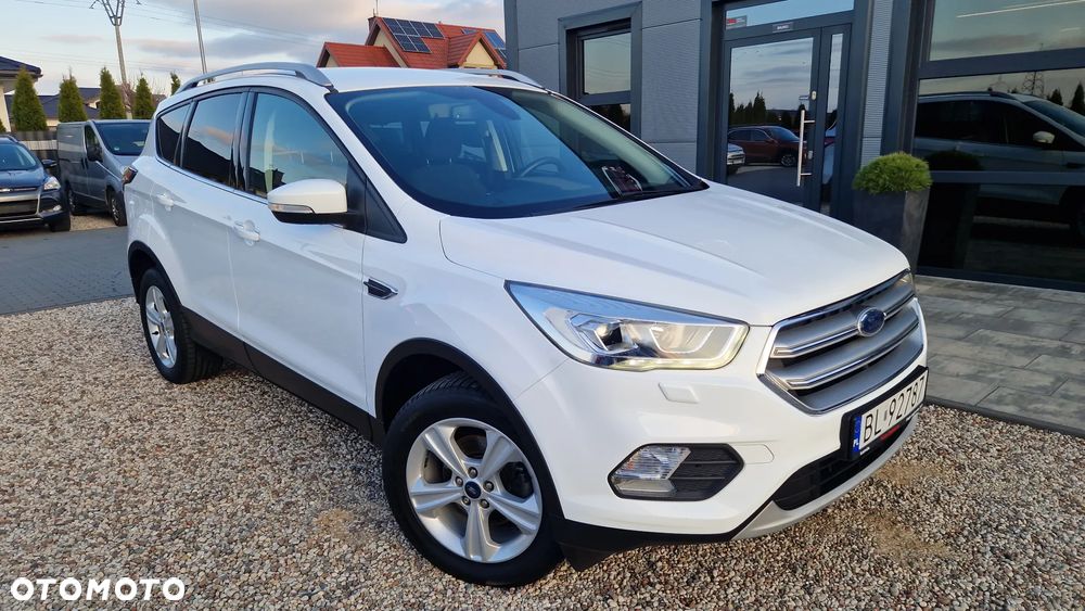 Ford Kuga 1.5 EcoBoost 2x4 Titanium - 1