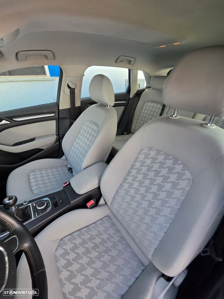 Audi A3 Sportback 1.6 TDI Attraction - 10