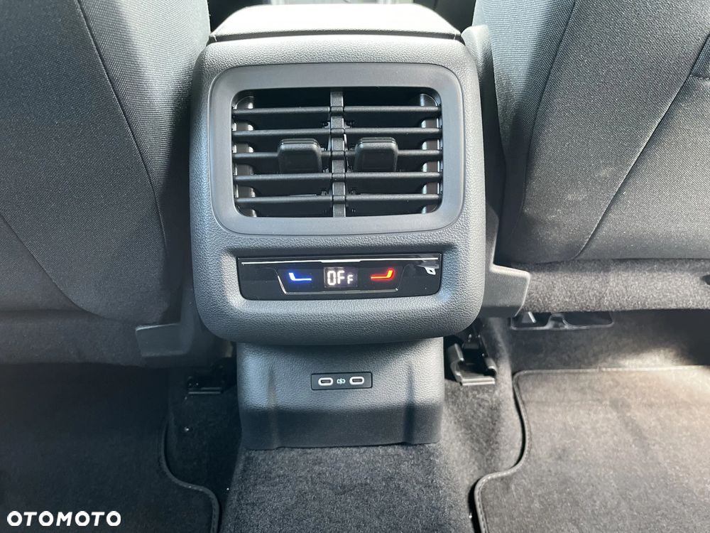 Volkswagen T-Roc 1.5 eTSI Life DSG - 20