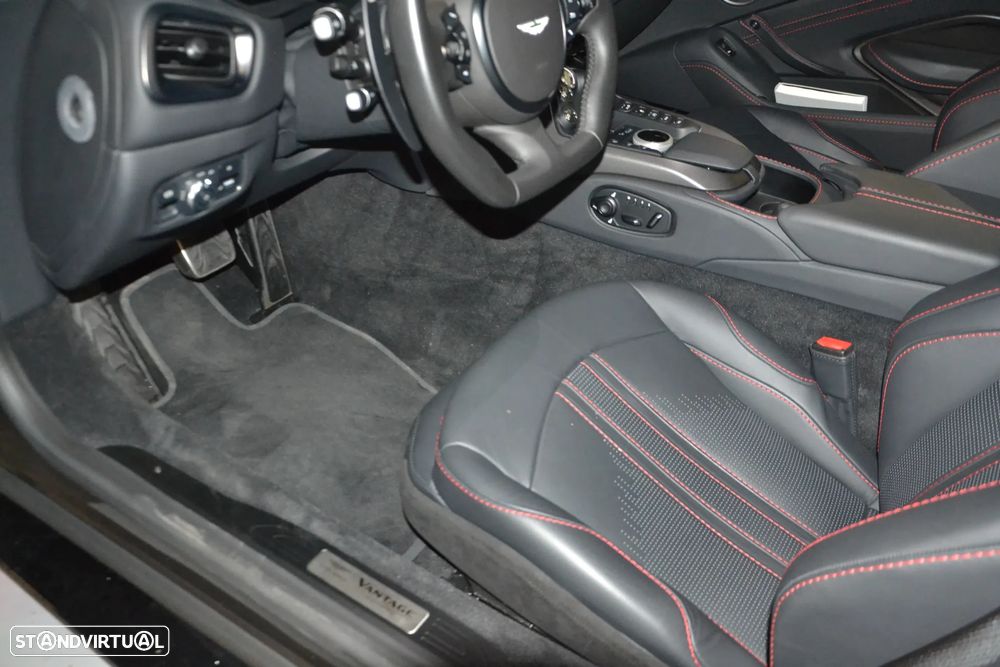 Aston Martin Vantage Coupe V8 - 21