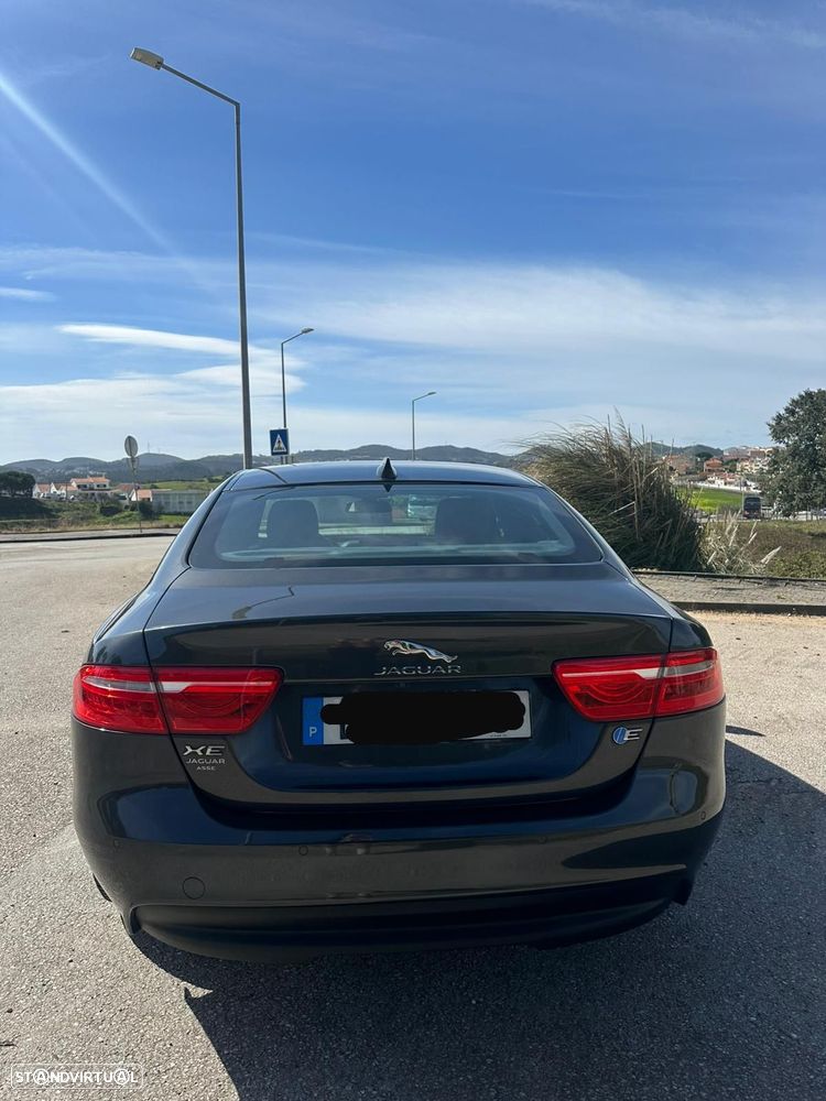 Jaguar XE - 6