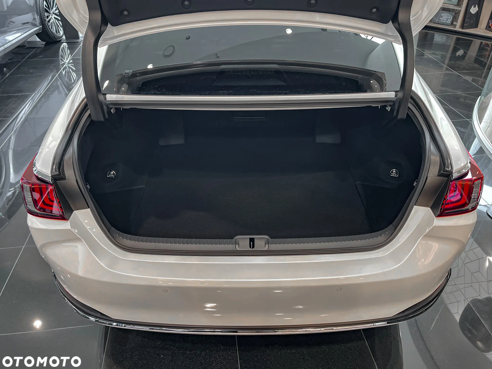 Lexus ES 300h Business Edition - 19