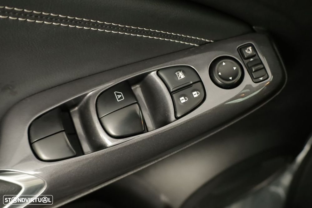 Nissan Juke 1.0 DIG-T N-Design Black - 19