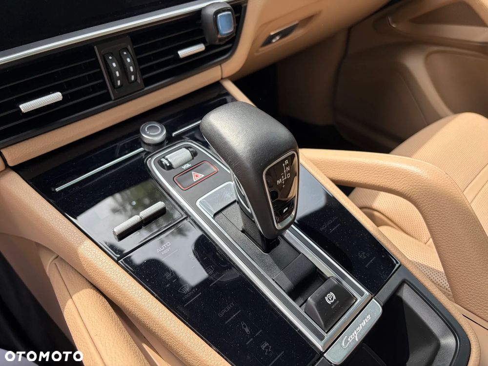 Porsche Cayenne Platinum Edition - 17