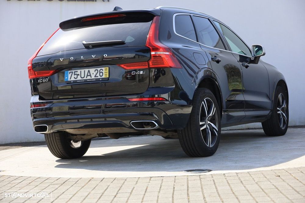 Volvo XC 60 2.0 D4 R-Design AWD Geartronic - 24