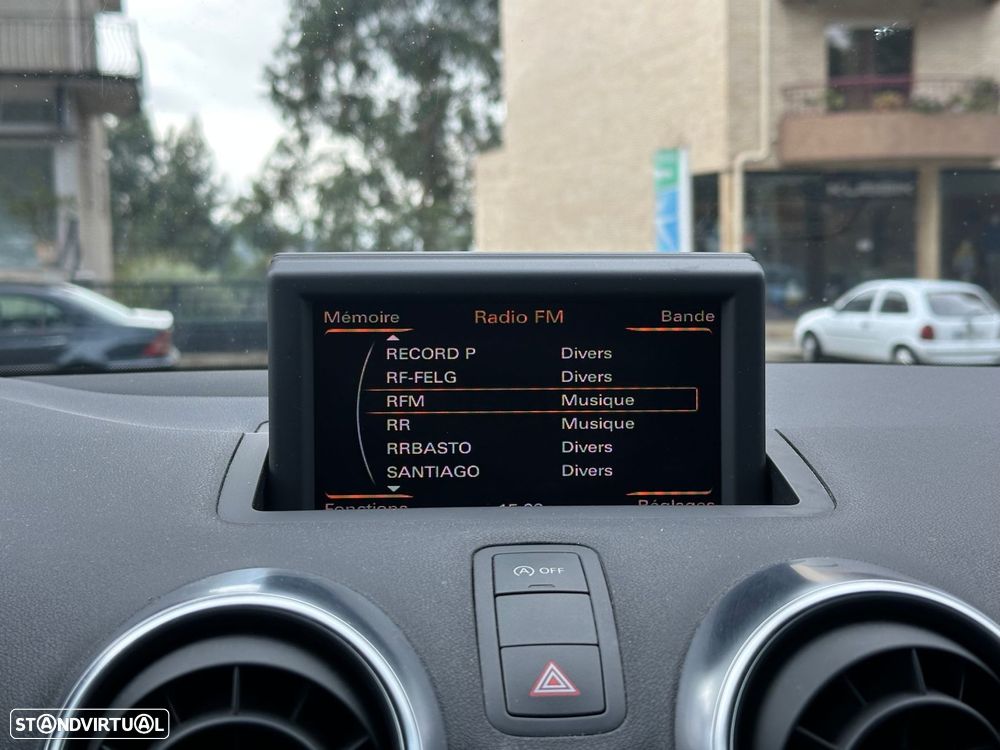 Audi A1 1.6 TDI S-line - 11