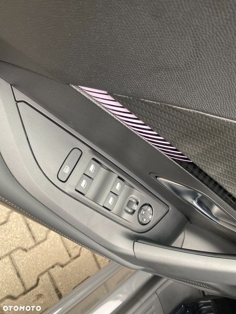 Peugeot 2008 PureTech mHEV Allure e-DCS6 - 16