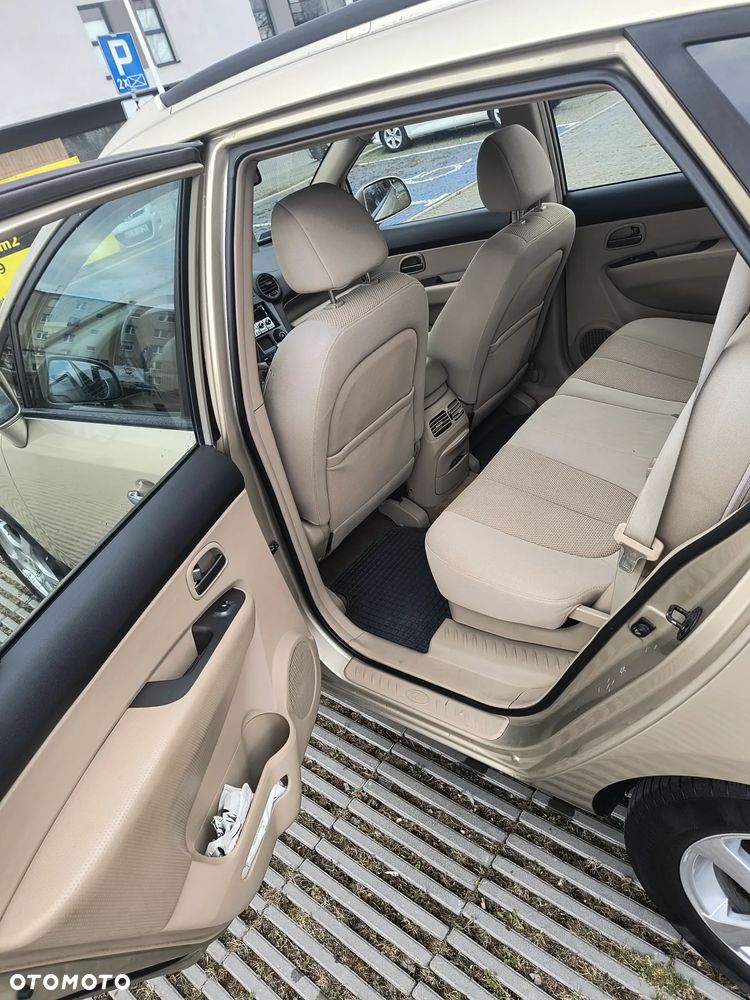 Kia Carens 2.0 CRDi Voyage - 16