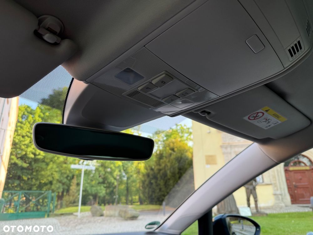 Volkswagen Golf 1.6 TDI SCR DSG IQ.DRIVE - 28