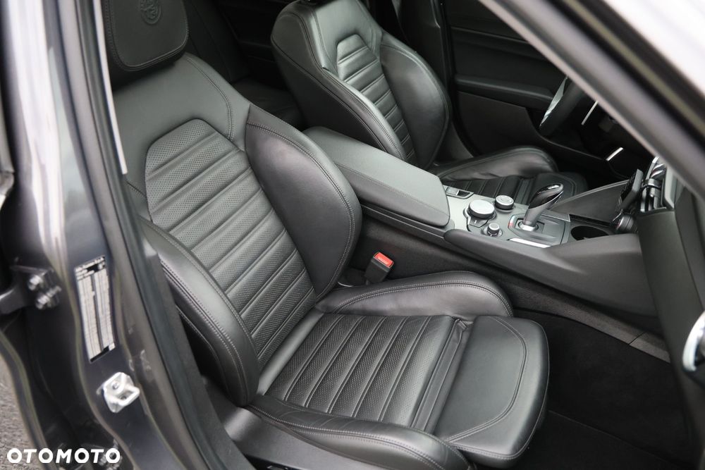 Alfa Romeo Giulia 2.0 Turbo Super - 10