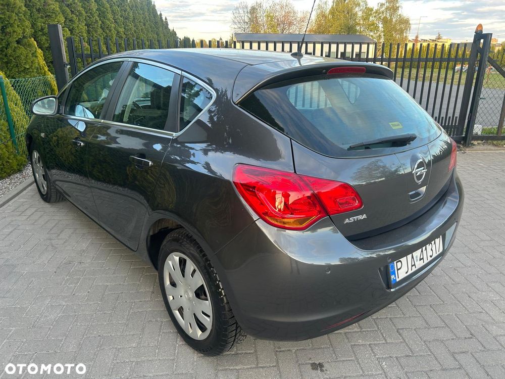 Opel Astra 1.6 Cosmo - 3
