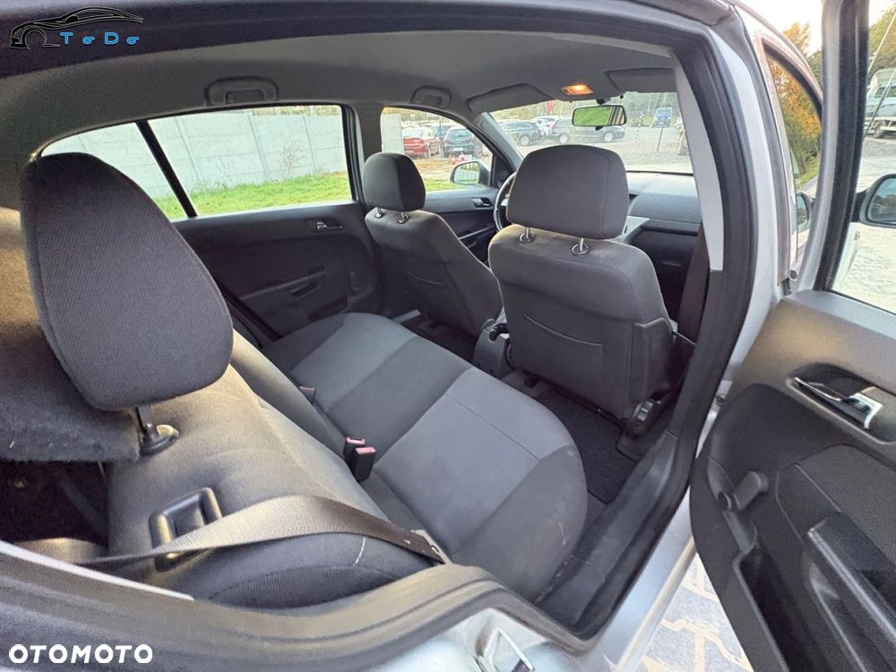 Opel Astra 1.6 Sport EU6 - 22