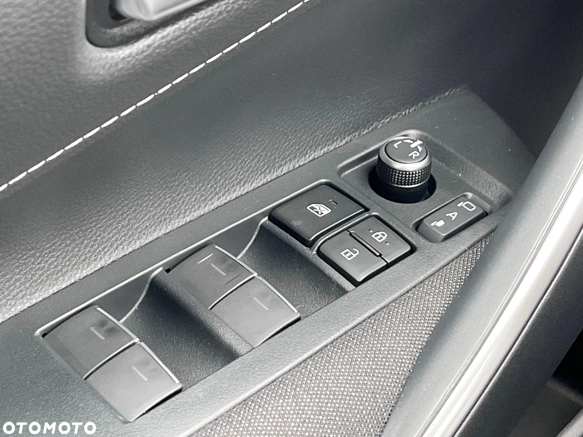 Suzuki Swace 1.8 Hybrid Premium Plus CVT - 23