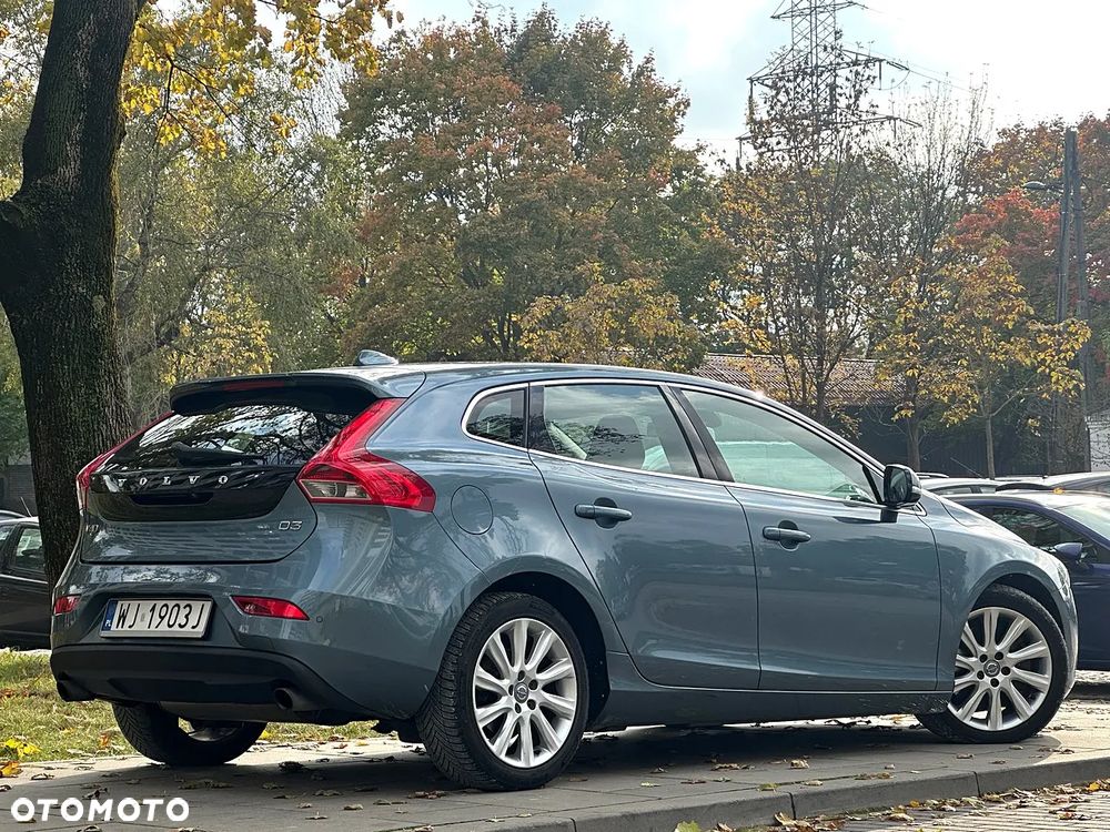 Volvo V40 D3 Momentum - 3