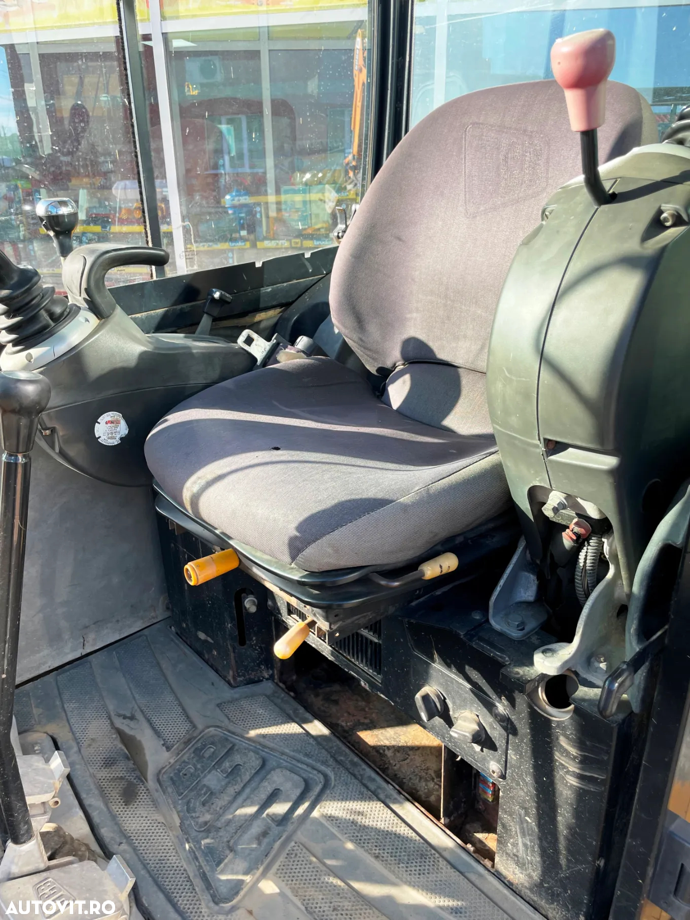 JCB 8025 - 9