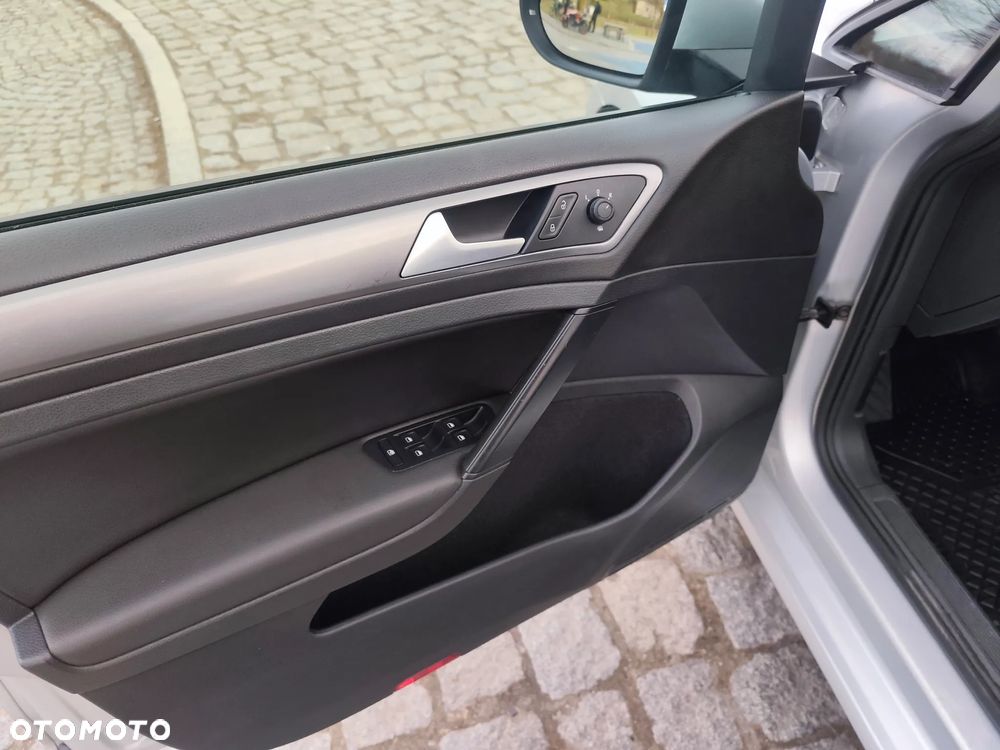 Volkswagen Golf 1.6 BlueTDI DSG Comfortline - 20