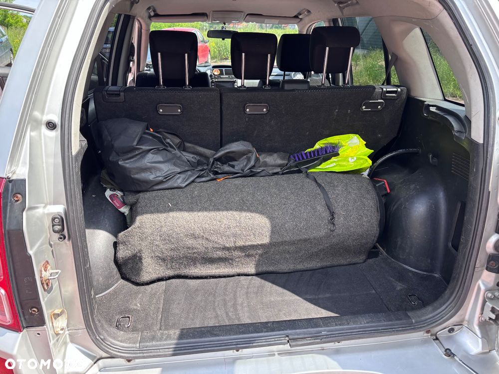 Suzuki Grand Vitara 2.0 Club - 10
