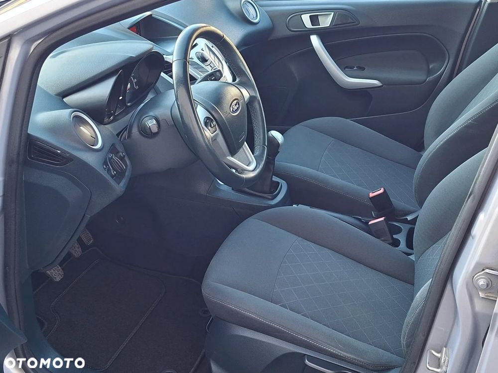 Ford Fiesta - 15