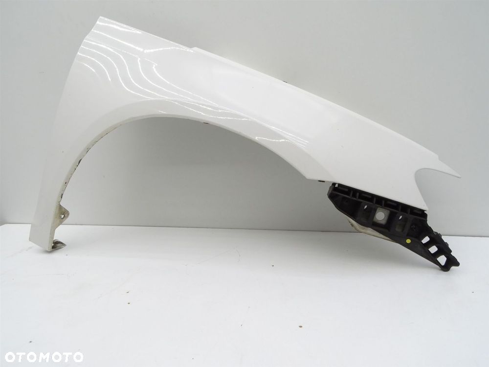 Błotnik prawy przód przedni prawa lb9a 1k88211 vw scirocco iii 1k8 - 2