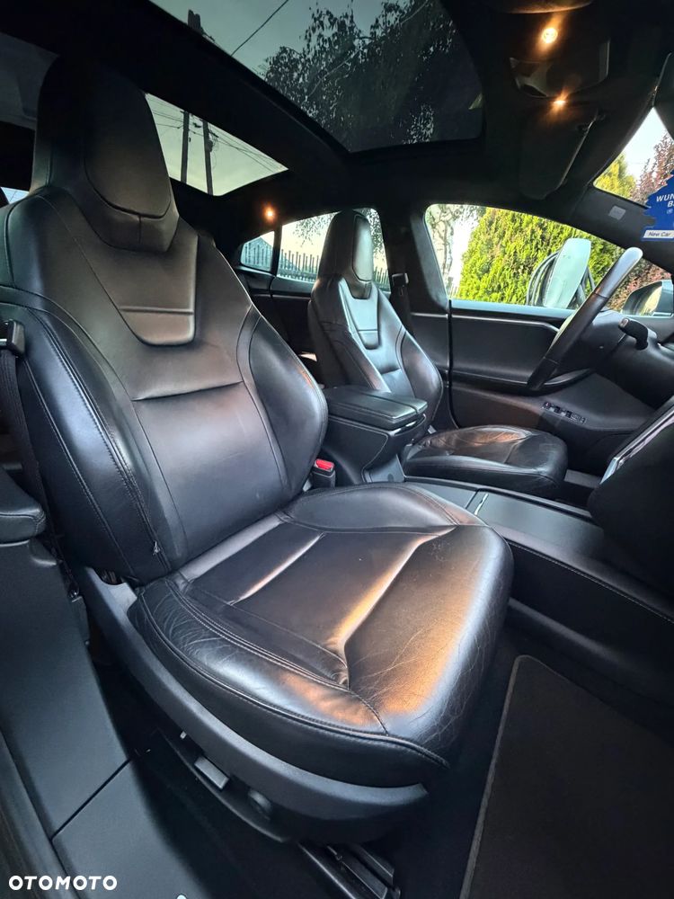 Tesla Model S 85 D - 16