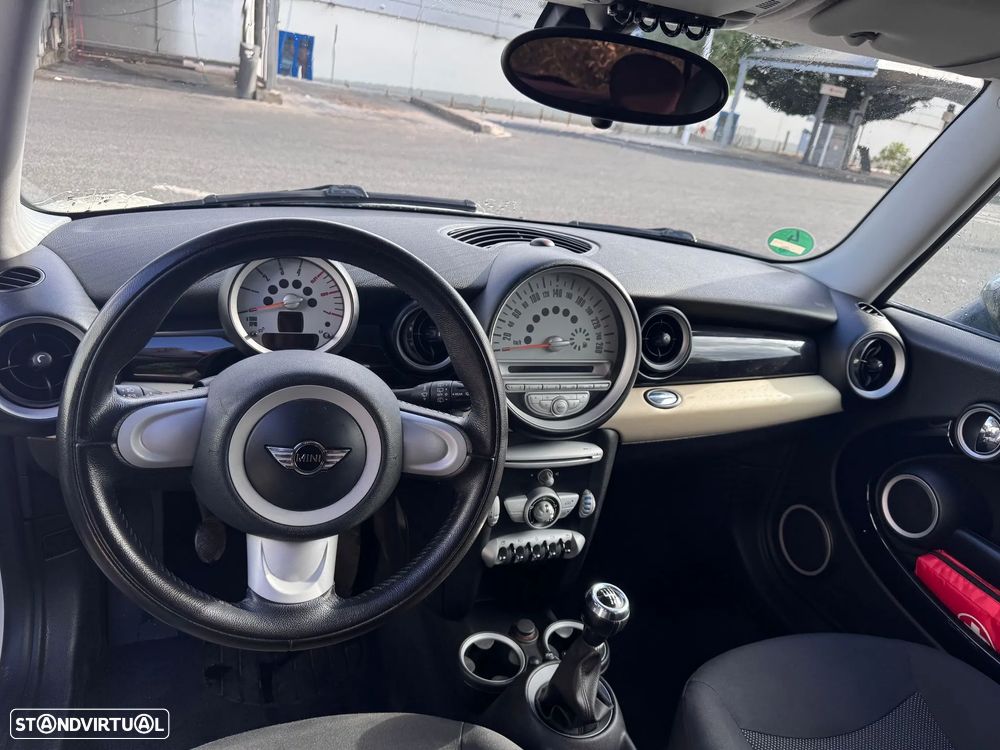 MINI 3 Portas Cooper D - 10